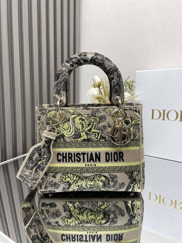 Dior(lady)