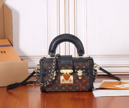 Louis Vuitton(Petite Malle Capitale)