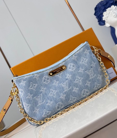 Louis Vuitton(Liv Pochette)