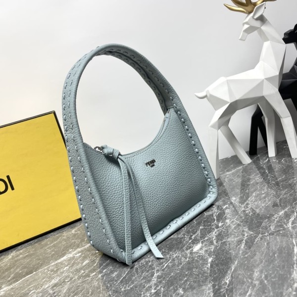 Fendi(Fendessence)