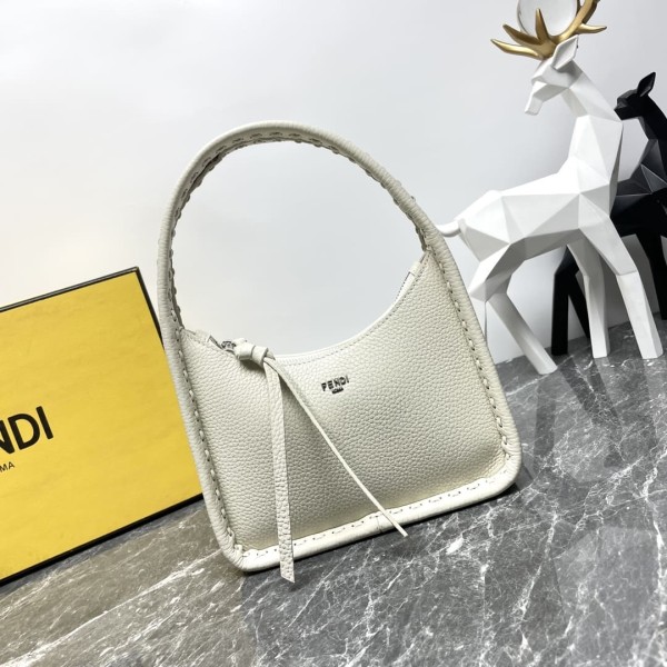 Fendi(Fendessence)