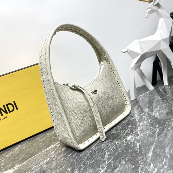 Fendi(Fendessence)