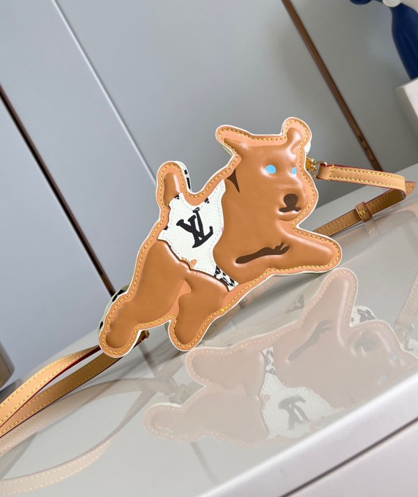 Louis Vuitton(Dog on Strap)