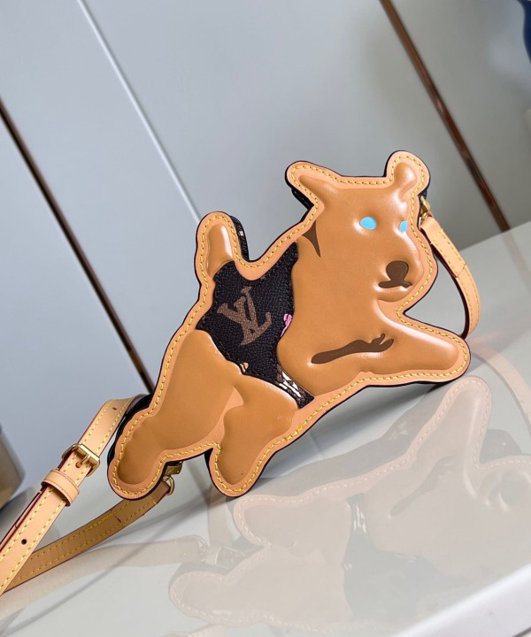 Louis Vuitton(Dog on Strap)