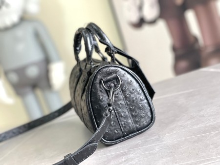 Louis Vuitton(Keepall)
