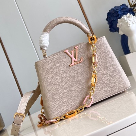Louis Vuitton(Capucines BB)