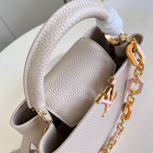 Louis Vuitton(Capucines BB)