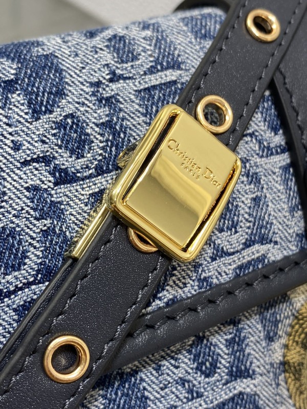 Dior(Montaigne)