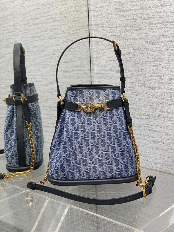 Dior(C‘est)