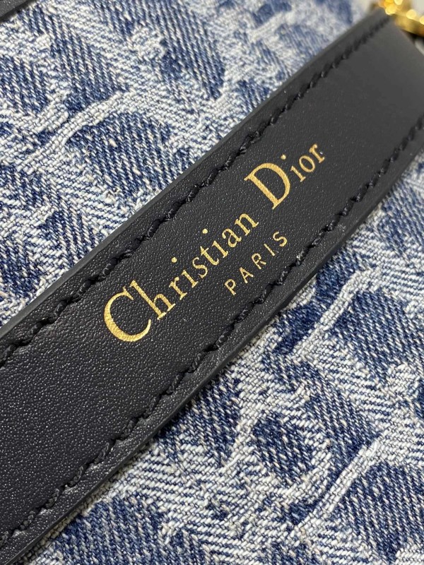 Dior(C‘est)