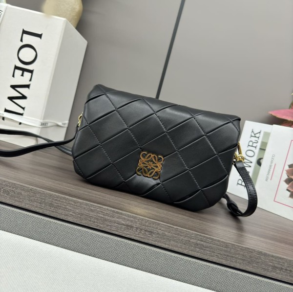 Loewe(Puffer Goya)