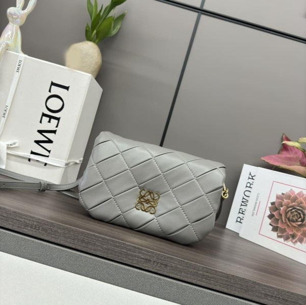 Loewe(Puffer Goya)