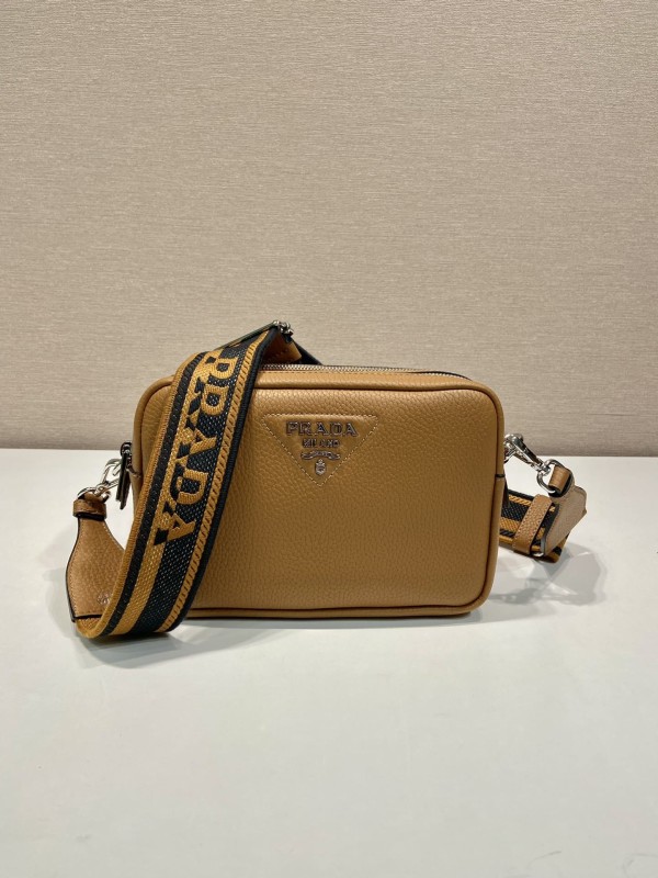 Prada(1BD082)