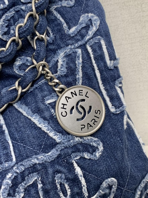 Chanel(24a)