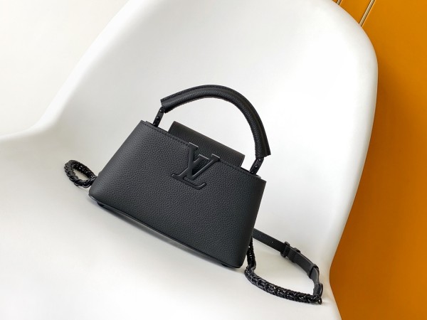 Louis Vuitton(Capucines)