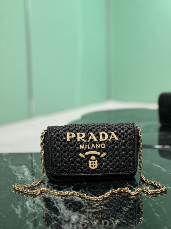 Prada(1BF135)