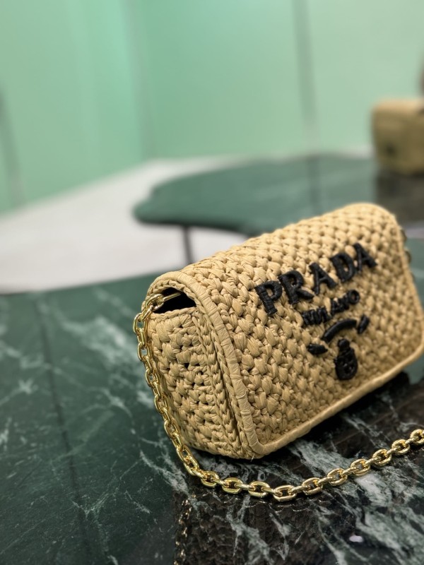 Prada(1BF135)