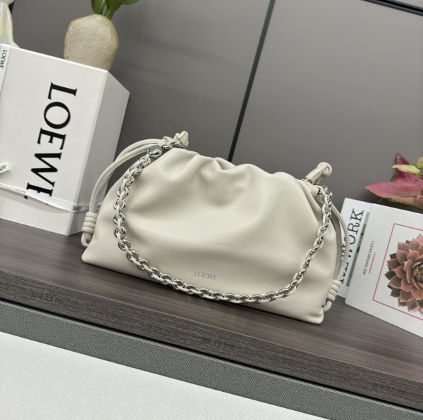 Loewe(Flamenco Purse)
