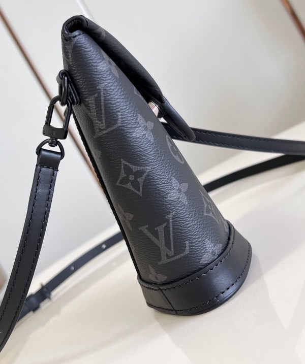 Louis Vuitton(Envelope Pouch)