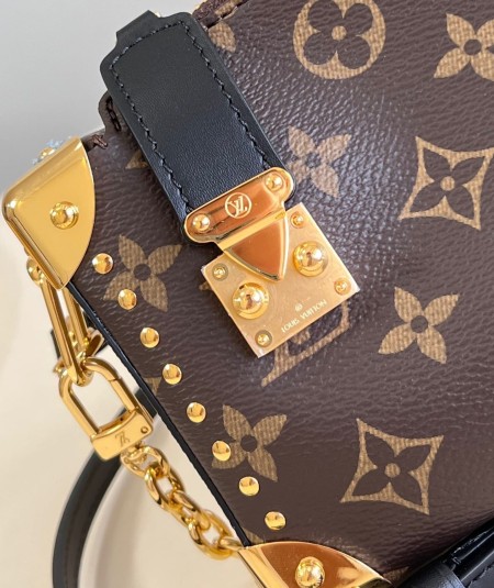 Louis Vuitton(Slim Trunk)
