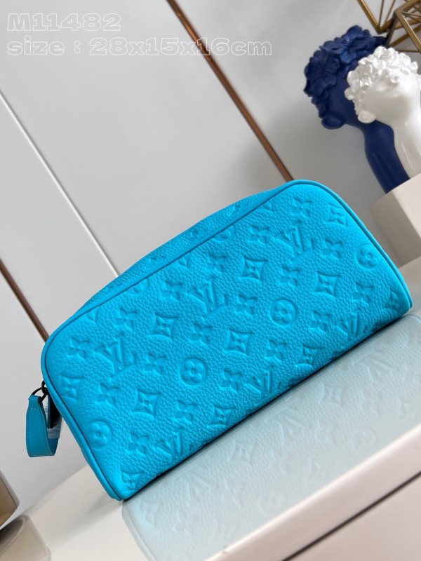 Louis Vuitton(Dopp Kit)