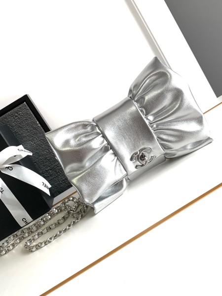 Chanel(24B)