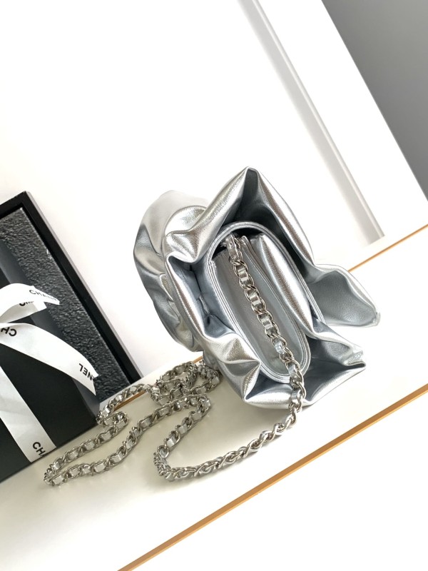 Chanel(24B)
