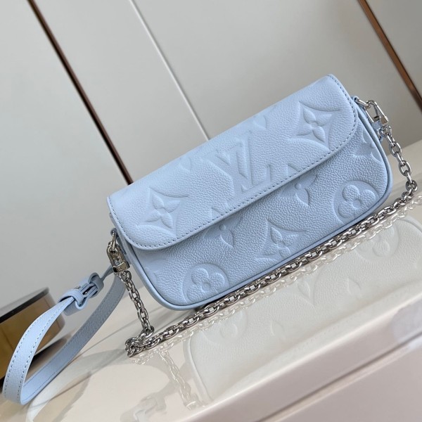 Louis Vuitton(Wallet on Chain Ivy)