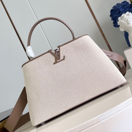 Louis Vuitton(Capucines Souple)