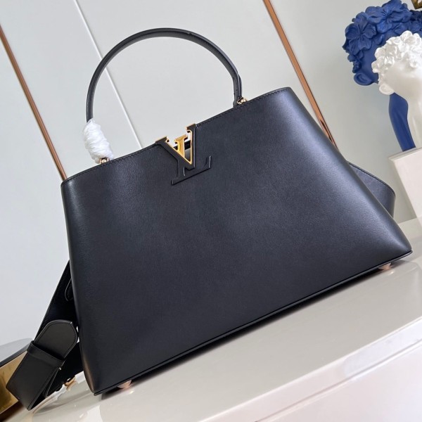 Louis Vuitton(Capucines Souple)