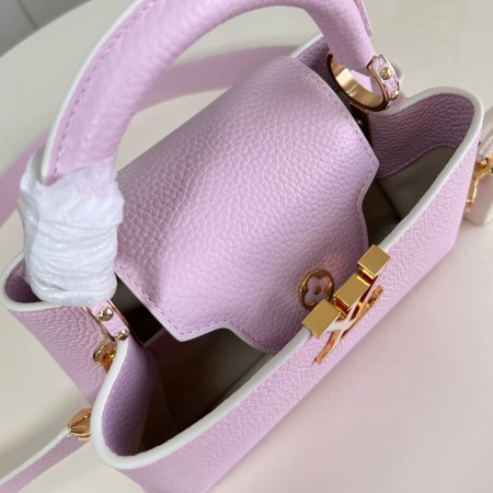 Louis Vuitton(Capucines BB)