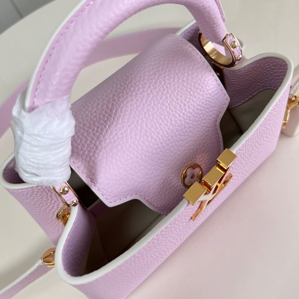 Louis Vuitton(Capucines BB)