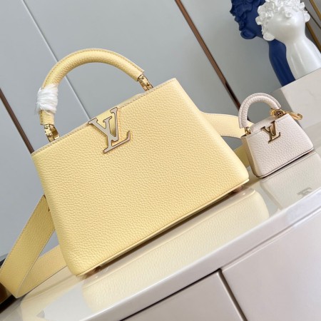 Louis Vuitton(Capucines BB)