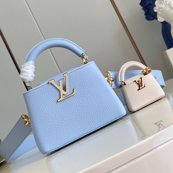 Louis Vuitton(Capucines BB)