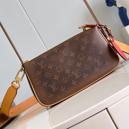 Louis Vuitton(Pochette Accessoire XL)