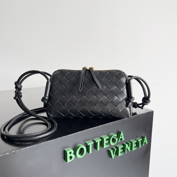 Bottega Veneta(Concert Pouch)