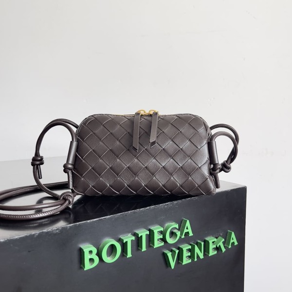 Bottega Veneta(Concert Pouch)
