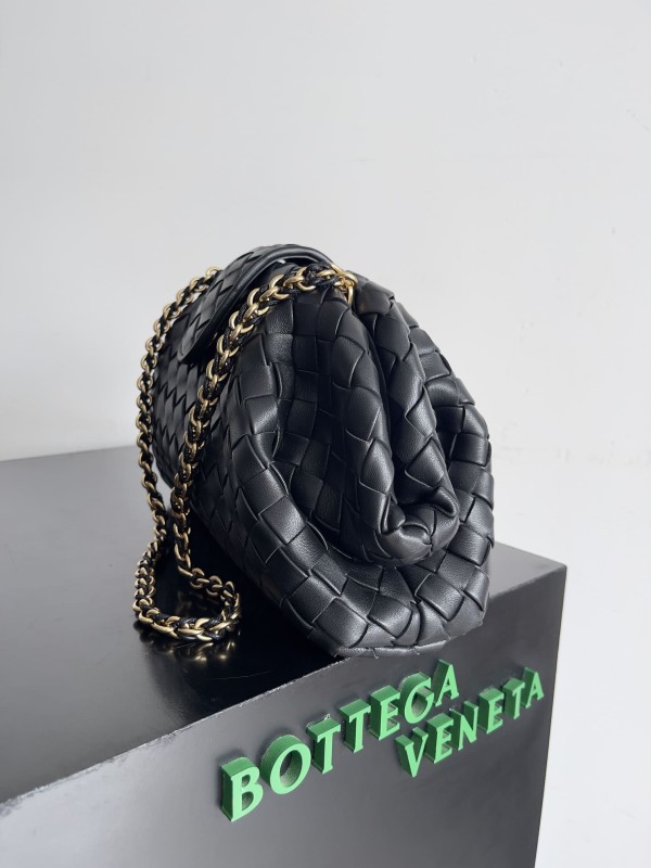 Bottega Veneta(LAUREN  CLUTCH)