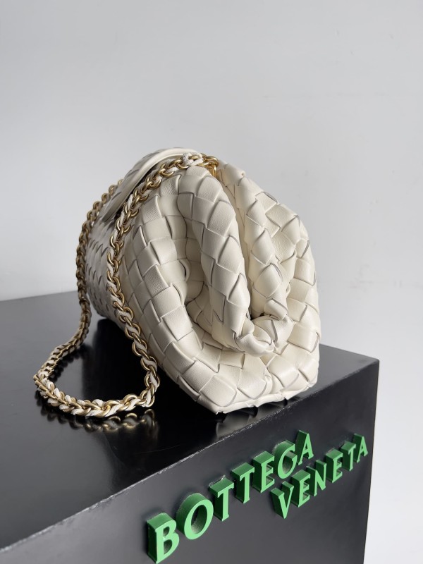 Bottega Veneta(LAUREN  CLUTCH)