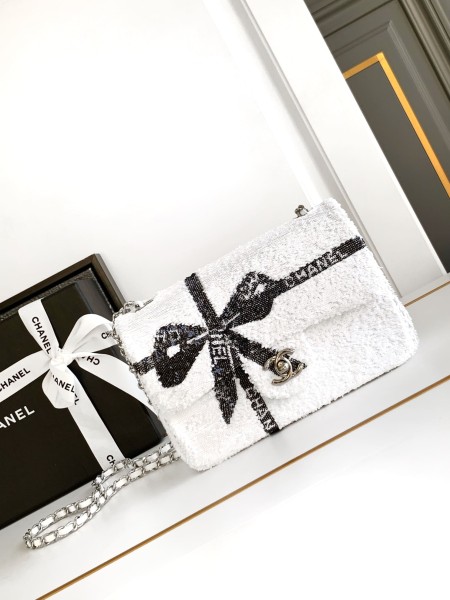 Chanel(24B)