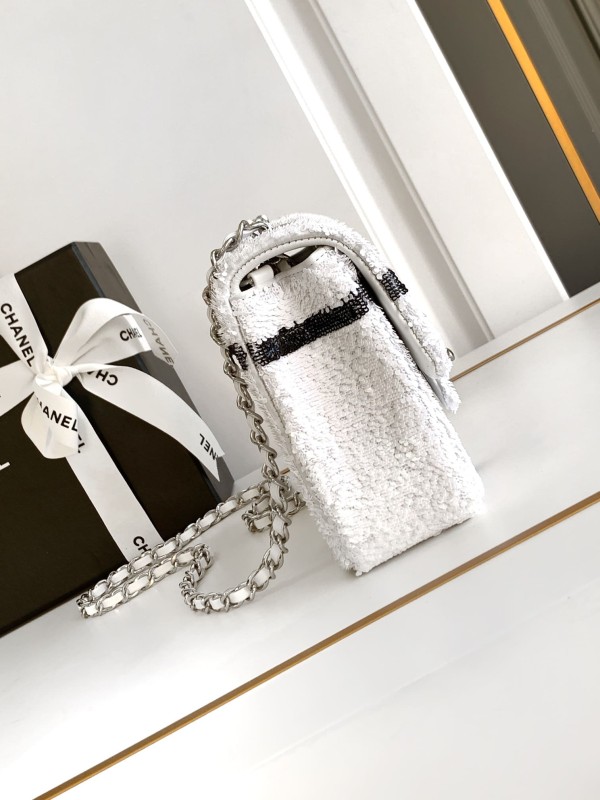 Chanel(24B)