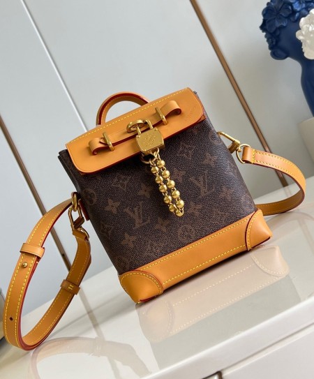 Louis Vuitton(Steamer 15)