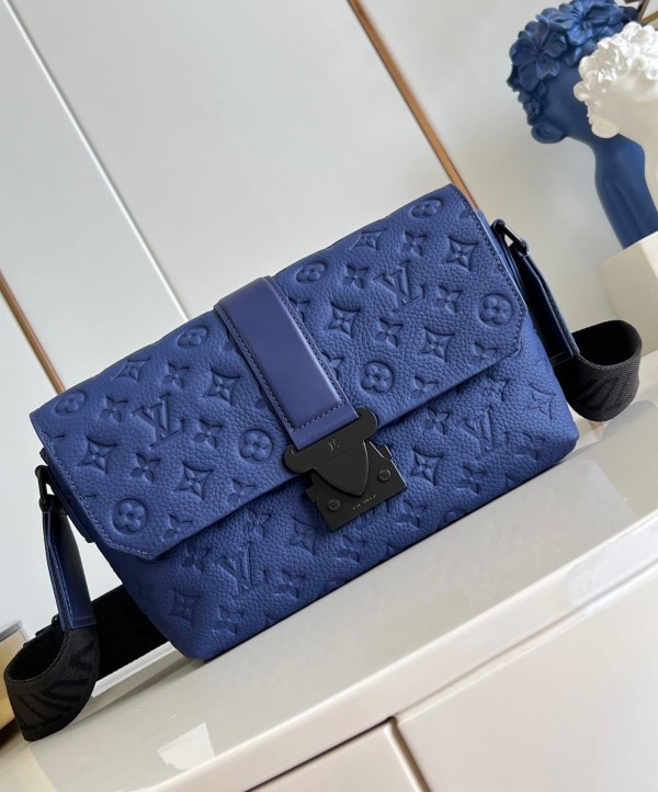 Louis Vuitton(S-Cape)