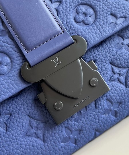 Louis Vuitton(S-Cape)