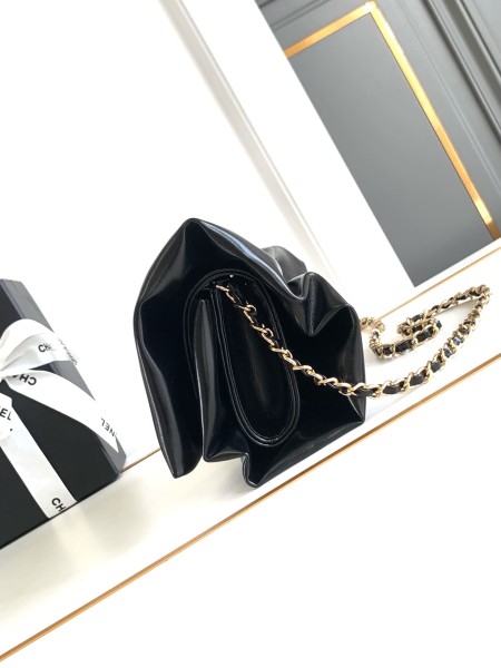 Chanel(24B)