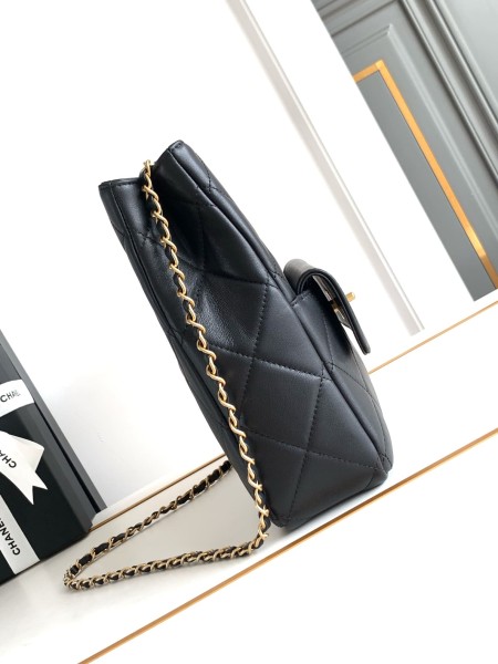 Chanel(24B)