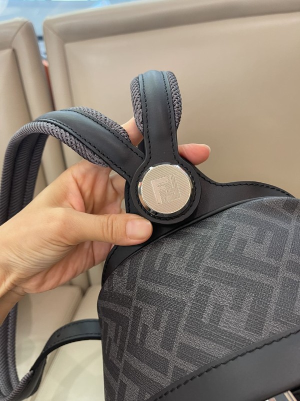 Fendi(7VZ077)