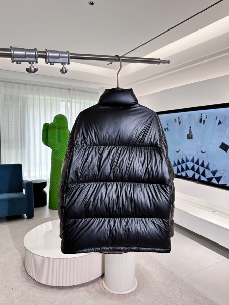 Prada(Linea Rossa)
