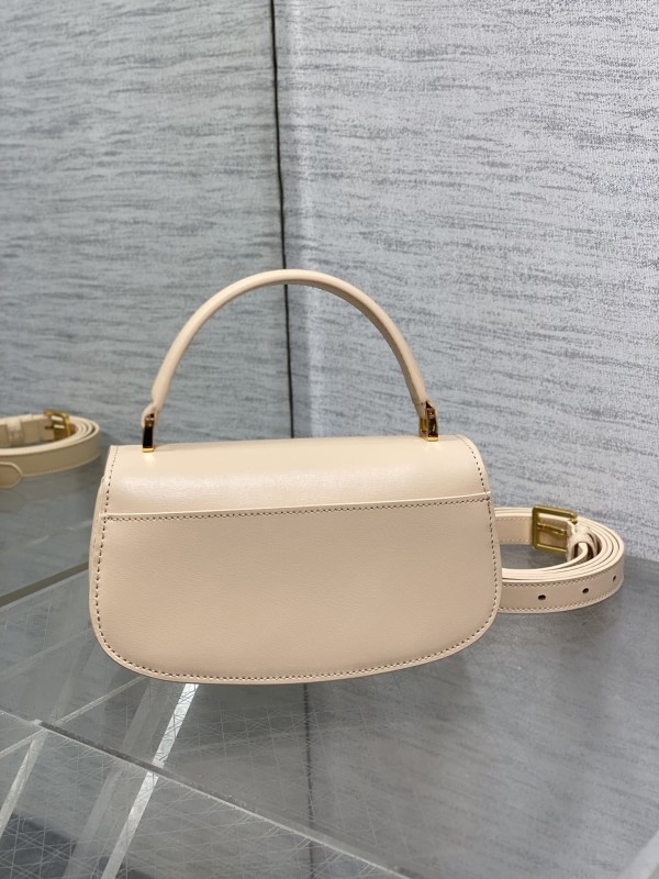 Dior(30 Montaigne Avenue)