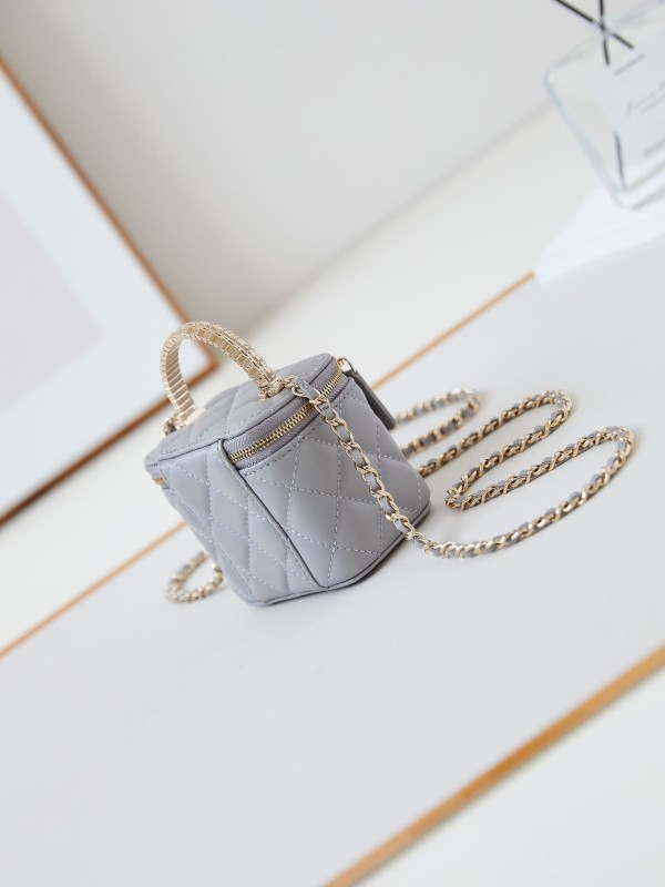 Chanel(24B)